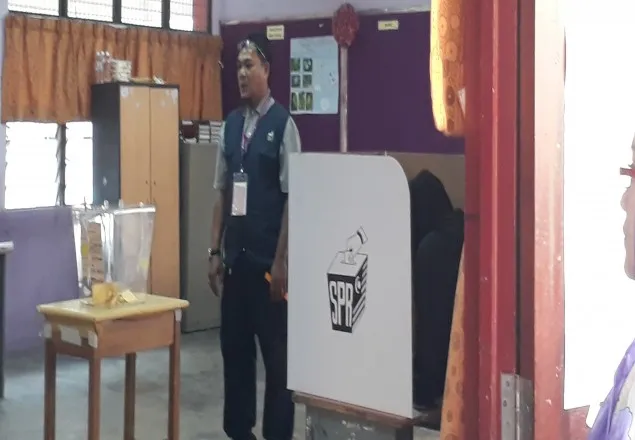 মালয়েশিয়ায় পার্লামেন্ট নির্বাচনে ভোট গ্রহণ শুরু