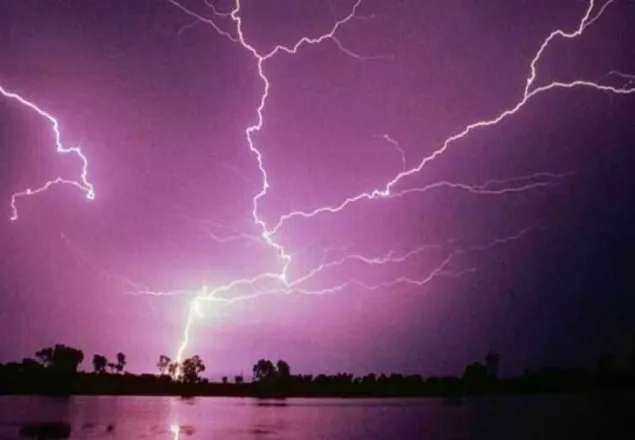 দুই জেলায় বজ্রপাতে নিহত ৪