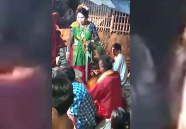 বিষধর সাপ নিয়ে পালাগান, ছোবলে অভিনেত্রীর মৃত্যু