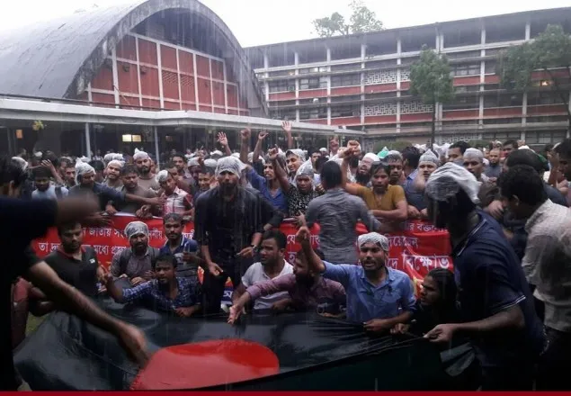 বিকেলের মধ্যে প্রজ্ঞাপন না হলে সারাদেশে ছাত্র ধর্মঘট  