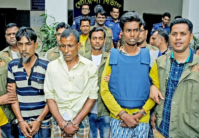 ৬ হাজার টাকার জন্য চারজনকে খুন!