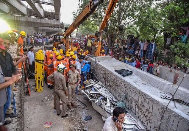 ভারতে ফ্লাইওভার ধসে নিহত ১৯