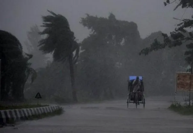 রাজধানীতে আরও ৩ দিন হতে পারে ঝড়ো বৃষ্টি
