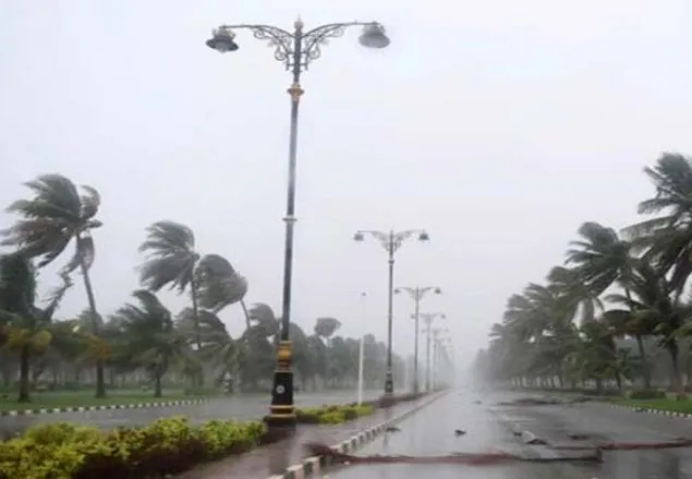 ওমানে আঘাত হেনেছে মেকুনু