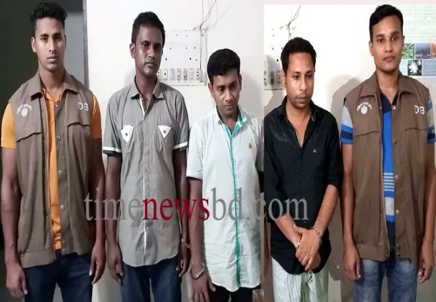লক্ষ্মীপুরে ছাত্রলীগ নেতাসহ গ্রেফতার ৪৯