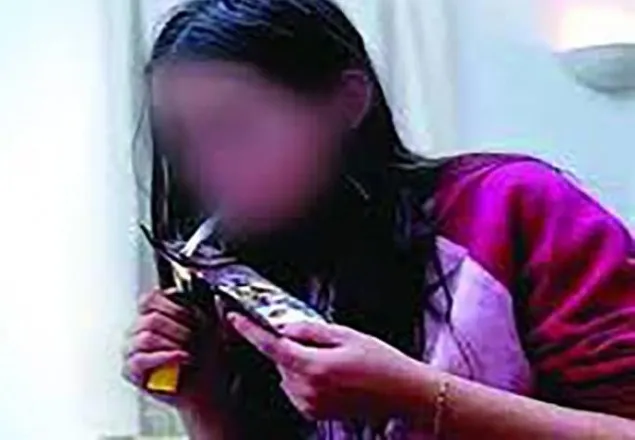 ‘স্বামীর মাধ্যমে ইয়াবায় আসক্ত স্ত্রী’