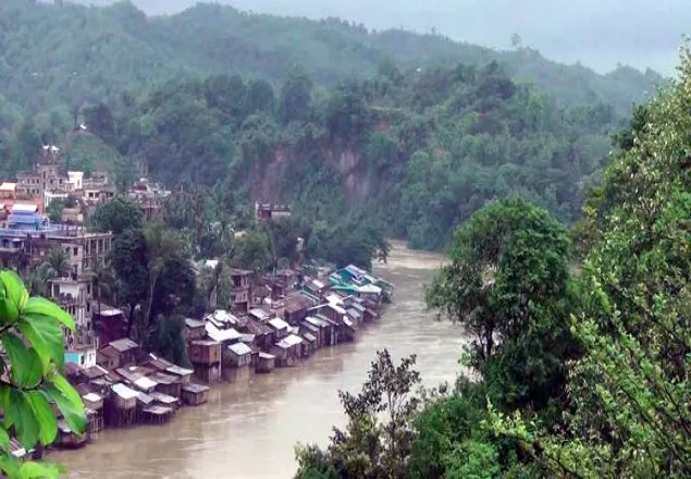 যোগাযোগ বিচ্ছিন্ন বান্দরবান-রাঙ্গামাটি সড়ক