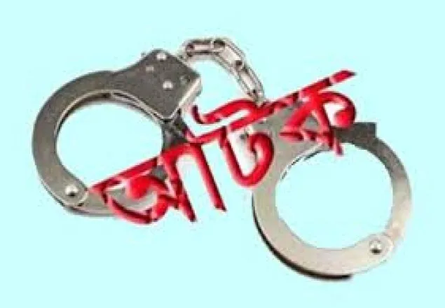 অস্ত্র-গুলিসহ ৪ ভুয়া ডিবি গ্রেফতার