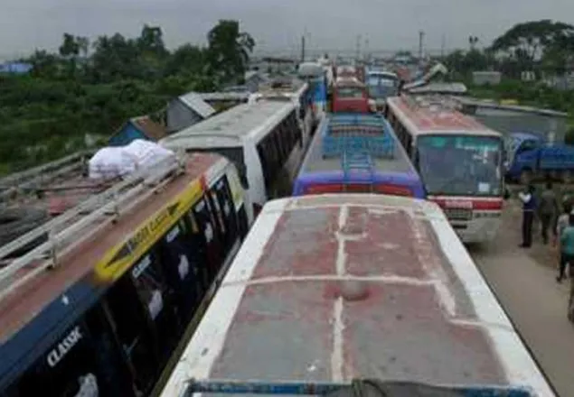 শিমুলিয়ায় পারাপারের অপেক্ষায় ৭ শতাধিক গাড়ি