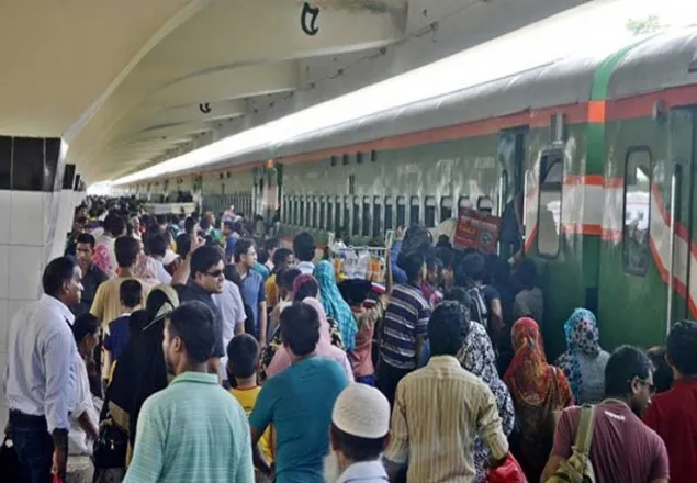 ট্রেন সিডিউল নিয়ে যাত্রীদের অসন্তোষ