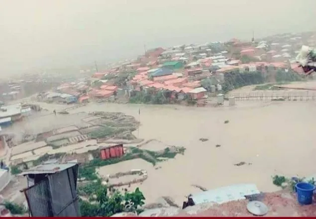পাহাড় ধস: রোহিঙ্গা ক্যাম্পে অচলাবস্থা 