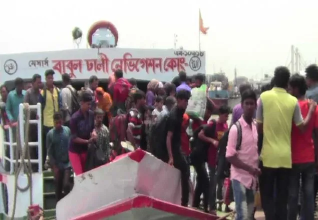 ঈদে ঘরে ফিরছে দক্ষিণাঞ্চলের যাত্রীরা