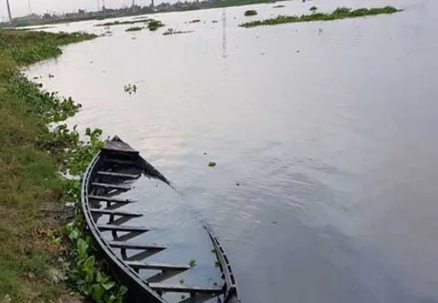 নৌকায় বেড়াতে গিয়ে বিলে ডুবে ৪ শিশুর মৃত্যু