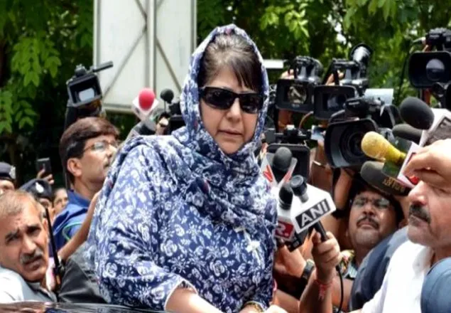 কাশ্মিরে সরকার পতনের পর রাজ্যপালের শাসন জারি