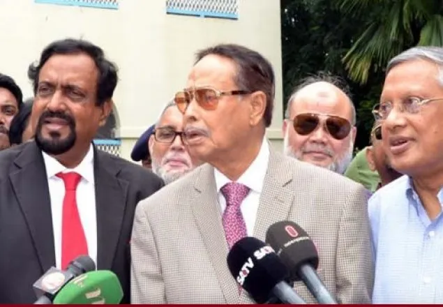 ‘খালেদা জিয়া ইচ্ছে অনুযায়ী চিকিৎসা নেবেন, এটা হতে পারে না’