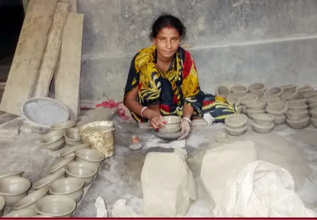 রাণীনগরের ঐতিহ্যবাহী মৃৎ শিল্পের যৌবন হারানোর পথে 