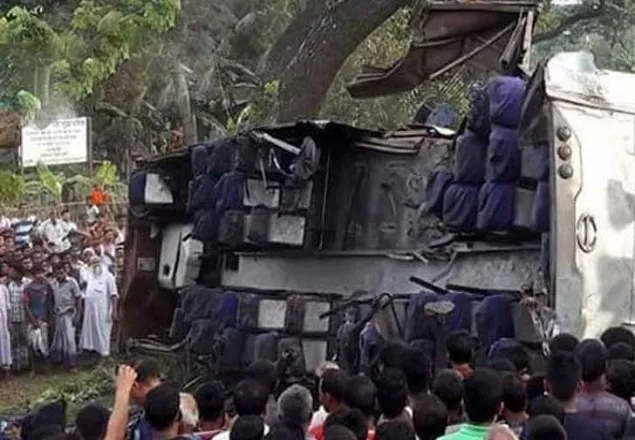 দুই জেলায় সড়ক দুর্ঘটনায় নিহত ২২