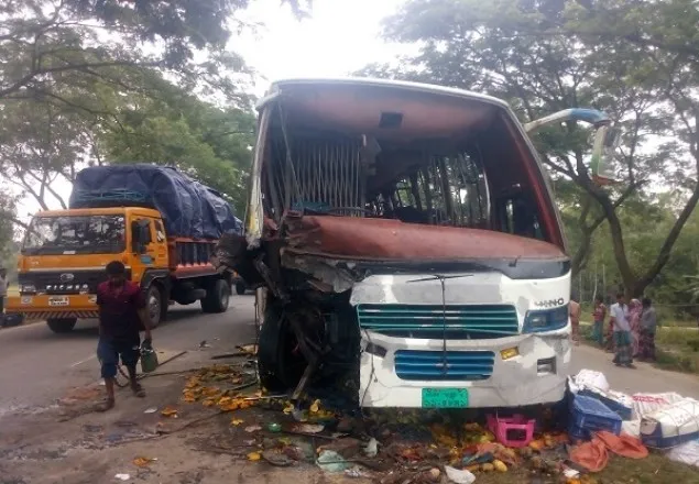 সিরাজগঞ্জে সড়ক দুর্ঘটনায় নিহত ২