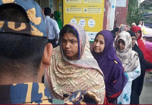 জালভোট-ব্যালট পেপার ছিনতাই: ৭ কেন্দ্রে ভোট স্থগিত 