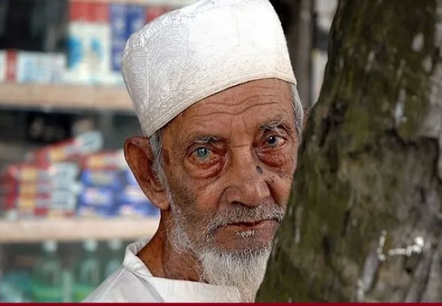 বাংলাদেশে গড় আয়ু বাড়ছে যে কারণে   