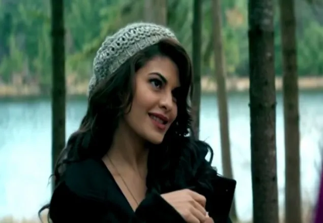হলিউডে প্রথম লুকে তাক লাগিয়ে দিলেন জ্যাকুলিন!