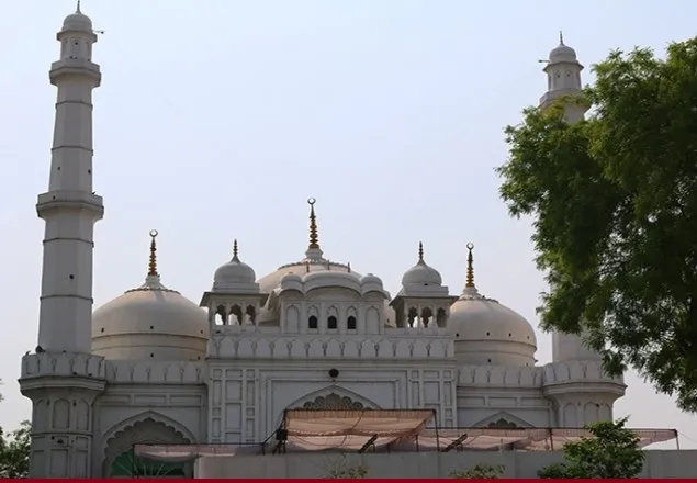 ভারতে মসজিদের বাইরে লক্ষণের মূর্তি স্থাপনের উদ্যোগ, ক্ষুব্ধ মুসলিমরা   