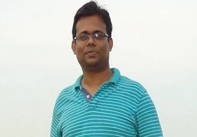 রাজধানীতে বাসচাপায় পাঠাওয়ের আরোহী নিহত