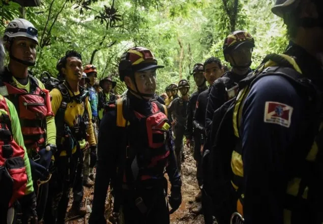 থাইল্যান্ডে গুহায় উদ্ধার অভিযানে ডুবুরি নিহত