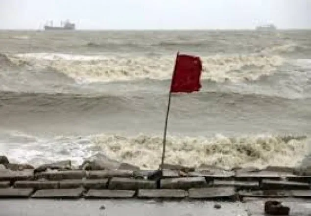 সাগরে লঘুচাপ, সমুদ্রবন্দরে ৩নং সতর্ক সংকেত