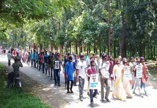 ঢাবিতে শিক্ষক লাঞ্চনার প্রতিবাদে জাবিতে মৌনমিছিল