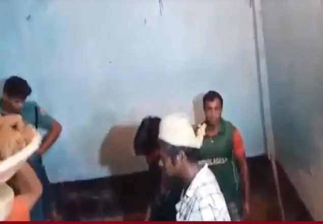 গুপ্তধনের খোঁজে খোঁড়াখুঁড়ি করছে মিরপুর থানা পুলিশ  