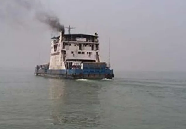 পাটুরিয়া-দৌলতদিয়া নৌরুটে ফেরি চলাচল শুরু