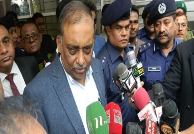 মহাসড়ক ও আবাসিক এলাকায় পশুর হাট নয়: স্বরাষ্ট্রমন্ত্রী