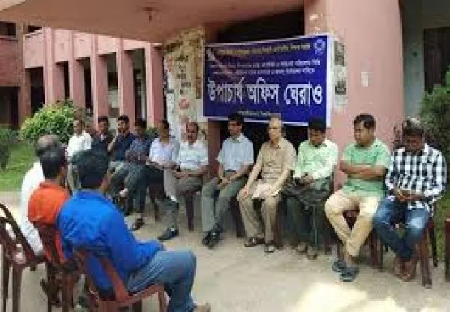 জাবিতে উপাচার্যের কার্যালয় অবরোধ