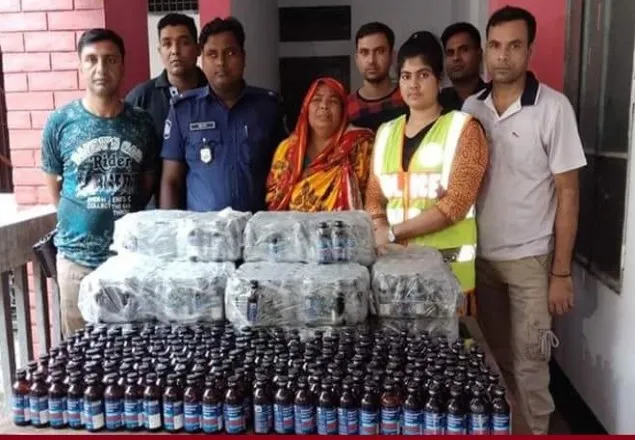 শার্শা-বেনাপোলে ৯৪৯ বোতল ফেন্সিডিল’সহ আটক ৩  