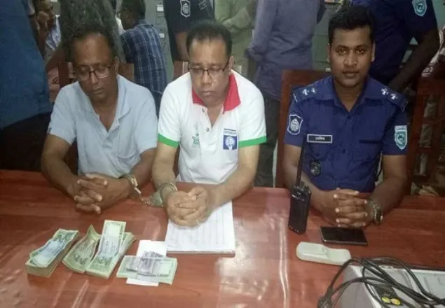 ঘুষের টাকাসহ পল্লী বিদ্যুতের দুই প্রকৌশলী আটক