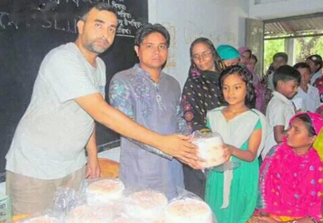 বড় কুমিড়া সরকারি প্রা: বিদ্যালয়ে মা সমাবেশ ও টিফিন বক্স বিতরণ