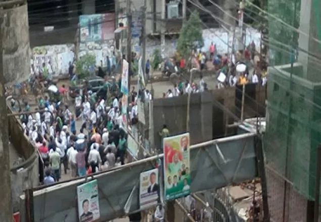 আজও আন্দোলনে শিক্ষার্থীরা, পুরনো ঢাকায় মিছিল 