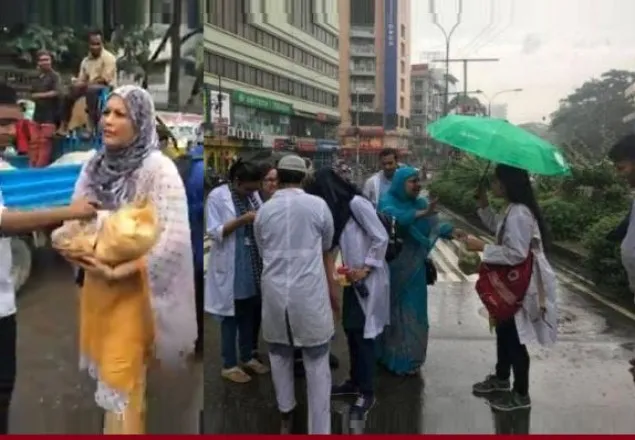 আন্দোলনরত শিক্ষার্থীদের মুখে মা-বাবারাই তুলে দিলেন খাবার (ভিডিও)