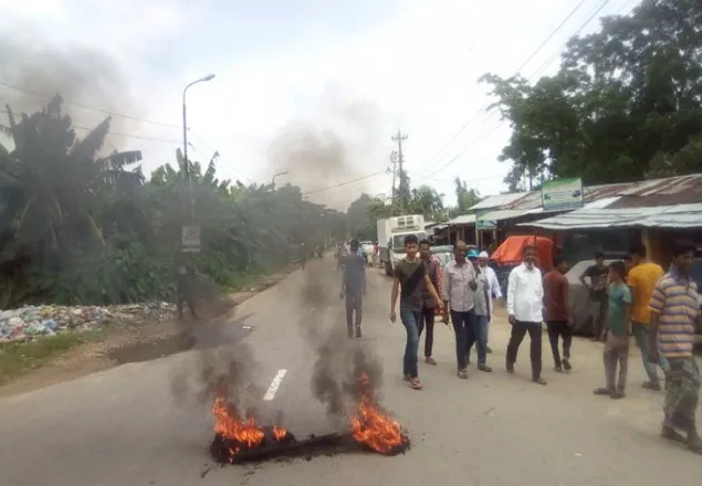 গোলাপগঞ্জে ট্রাকচাপায় নিহত ২, সড়ক অবরোধ