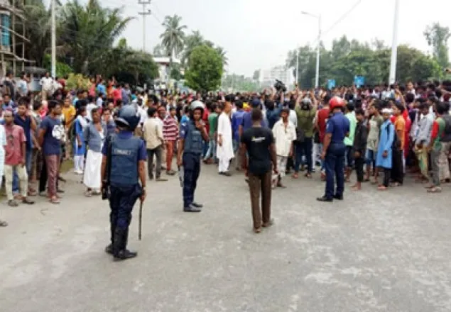 রংপুরে বাসচাপায় স্কুলছাত্র নিহত, সড়ক অবরোধ