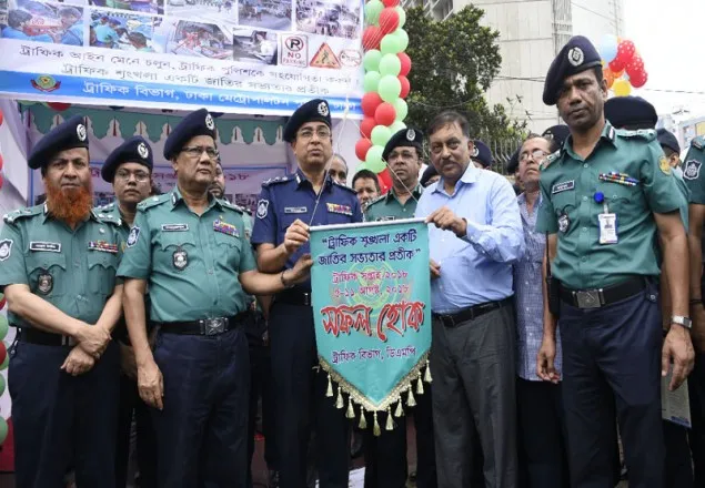 ট্রাফিক সপ্তাহ: সাফল্য বলতে পৌনে দুই লাখ মামলা!