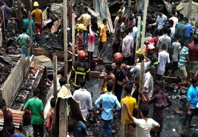 চট্টগ্রামে অগ্নিকাণ্ডে ৩০ ঘর পুড়ে ছাই, প্রতিবন্ধী যুবকের মৃত্যু
