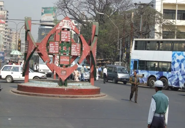 গুলিস্তানে বাসের ধাক্কায় যুবক নিহত