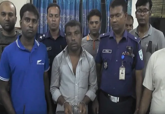 গাইবান্ধায় পিস্তল ও গুলিসহ আটক ১