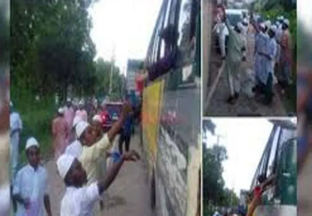 মাদ্রাসা ছাত্রদের প্রশংসার জোয়ার বইছে