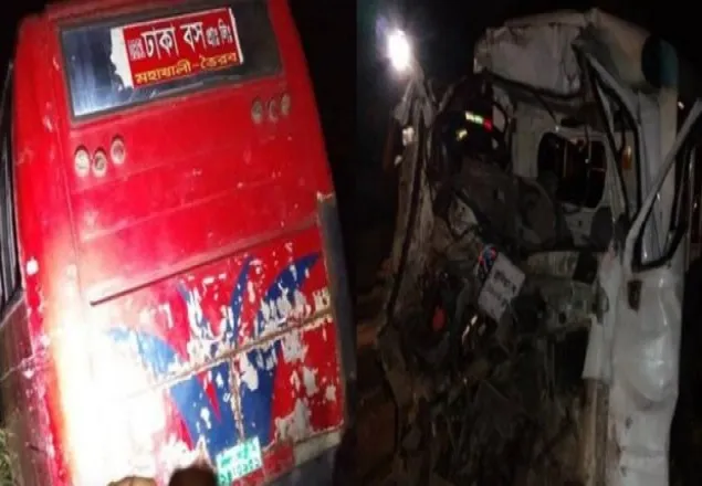 নরসিংদীতে বাস-লেগুনা সংঘর্ষে নিহত ১১