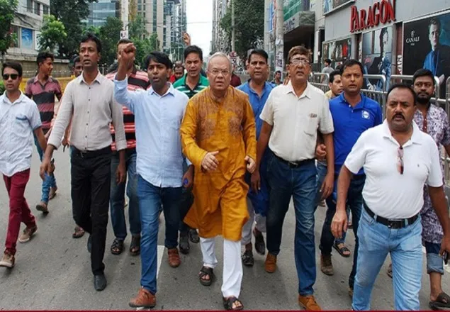 খালেদা জিয়ার মুক্তি দাবিতে রিজভীর নেতৃত্বে ঝটিকা মিছিল  