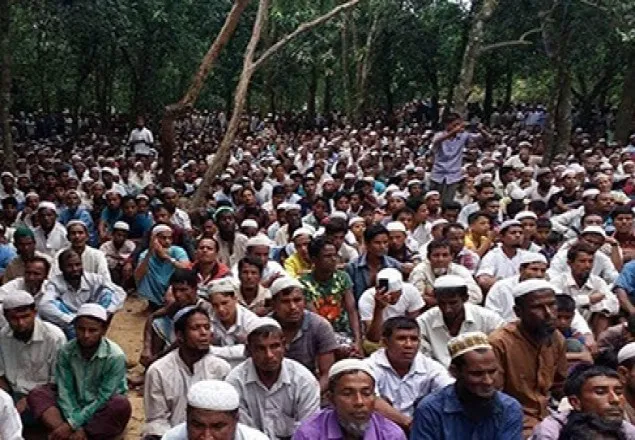 হত্যা-ধর্ষণের বিচার চেয়ে প্রতিবাদে উত্তাল রোহিঙ্গা শিবির