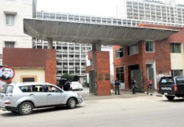 সচল সরকারি অফিস-আদালত, সচিবালয়ে উপস্থিতি কম